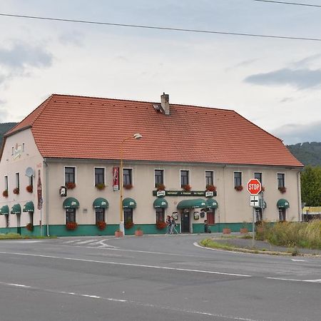 Motorest Penzion na Bojišti Chlumec  Exteriér fotografie